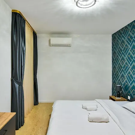 Free Parking & Super Calm & Wifi Apartment